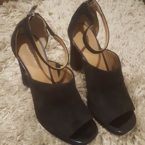 Calvin Klein never worn suede sandals!